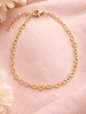 COMING MAY 2ND Source Unknown Gold Open Link Bracelet